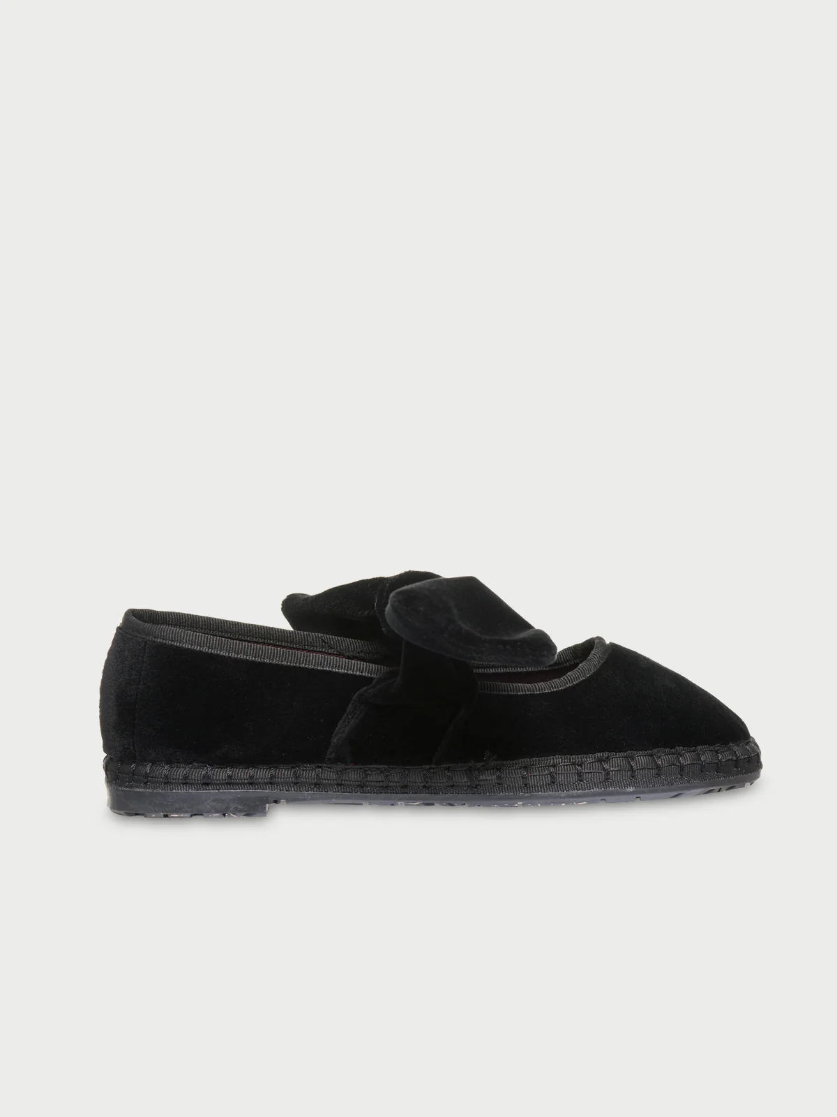 Lyra Black - Image 2