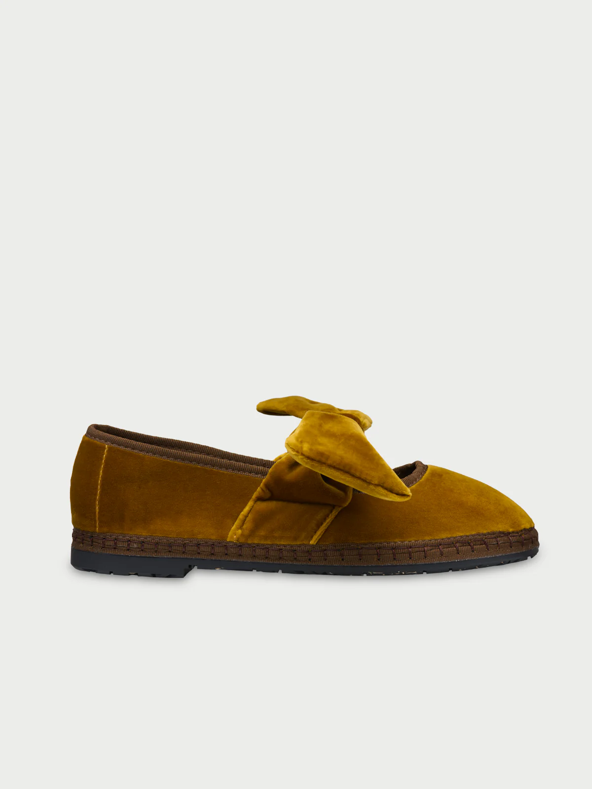 Lyra Ochre